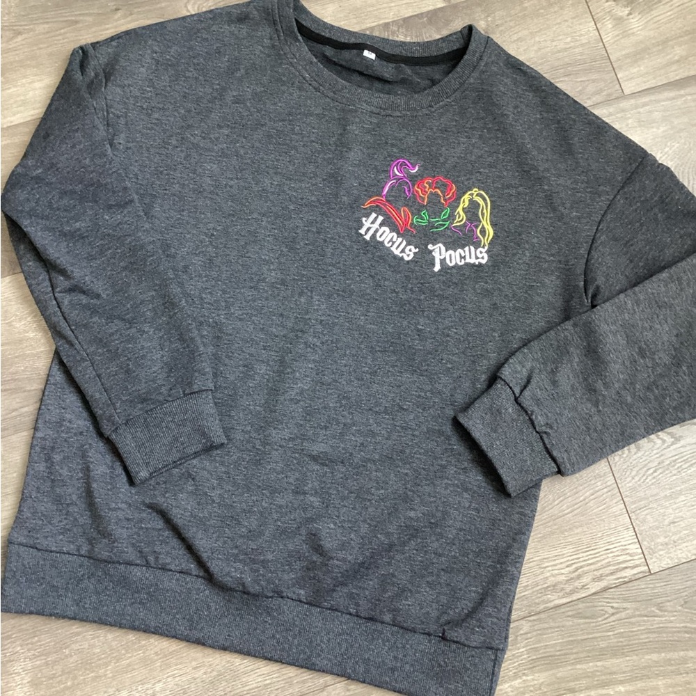 Hocus Pocus Graphic Sweatshirt women’s size M new without tags